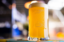 Load image into Gallery viewer, Citra & Amarillo Gluten Free Pale - Left Handed Giant Brewpub - Gluten Free Pale Ale, 5%, 440ml Can